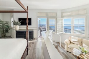 Habitación Deluxe | Ropa de cama de alta calidad y edredones de plumas