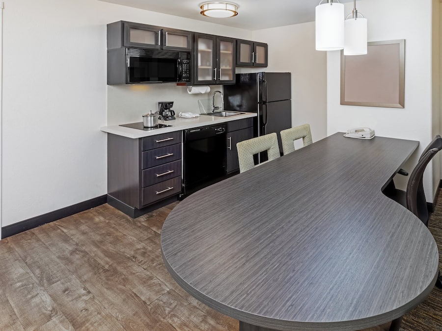 Caja fuerte, escritorio, camas supletorias y wifi gratis