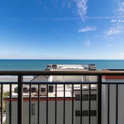 Oceanfront King Suite Restricted View | Water view