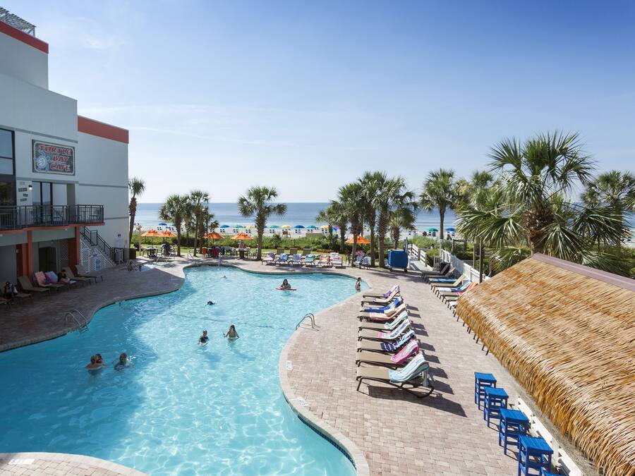 Indoor pool, 2 outdoor pools