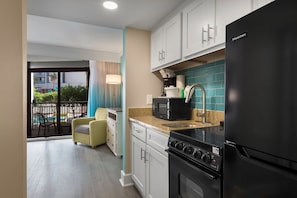Resort View Junior Suite | Private kitchen | Mini-fridge, microwave, coffee/tea maker