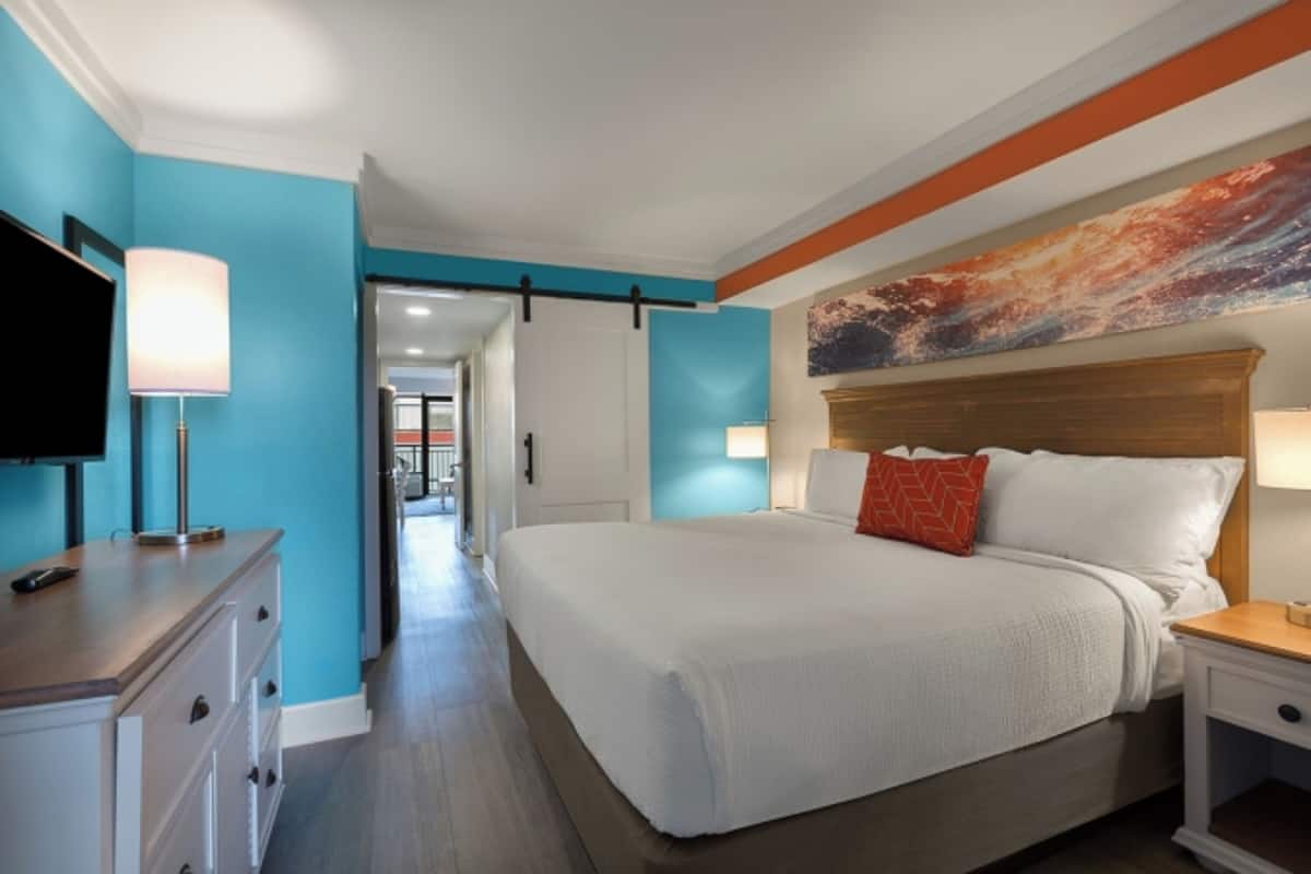 Oceanfront King Suite Restricted View | In-room safe, blackout drapes, iron/ironing board, WiFi (free)