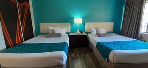 Room, 2 Queen Beds, Non Smoking | Desk, laptop workspace, blackout drapes, iron/ironing board - Howard Johnson by Wyndham Reno Downtown (Reno)