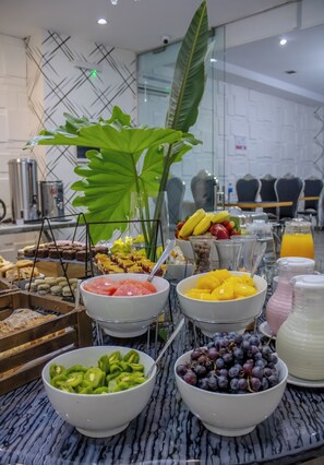 Free daily full breakfast