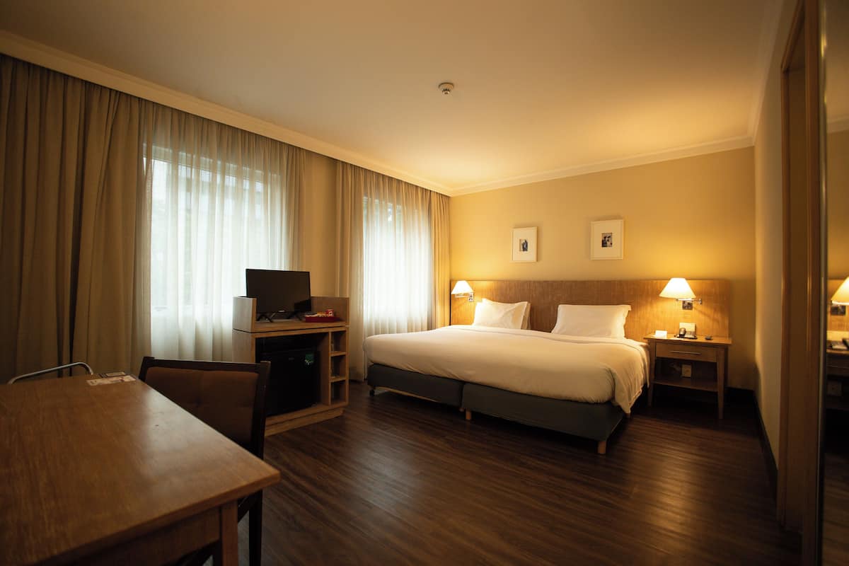 Quarto Luxo Queen | 1 slaapkamer, hypoallergeen beddengoed, een minibar