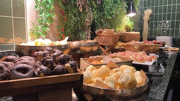 Se sirven desayunos, almuerzos y cenas