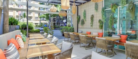 Se sirven desayunos, comidas y cenas