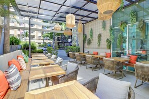 Café da manhã, almoço e jantar