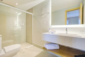 Free toiletries, hair dryer, towels, soap - Park Inn by Radisson Berrini (São Paulo)