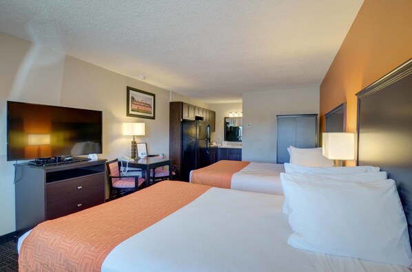 Business Suite | In-room safe, blackout drapes, soundproofing, iron/ironing board - North Platte Inn & Suites (North Platte)