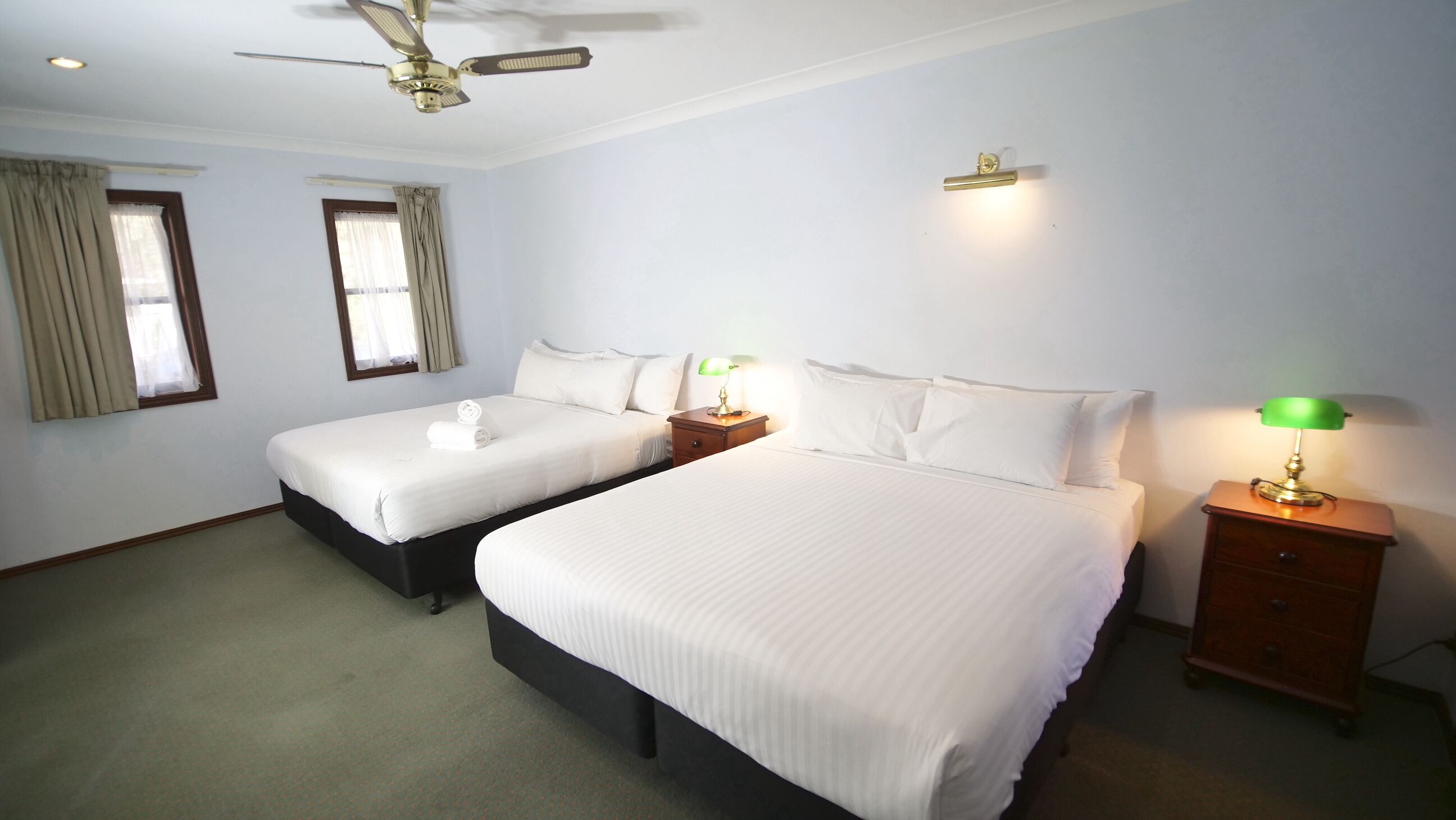 king twin room | living room | tv