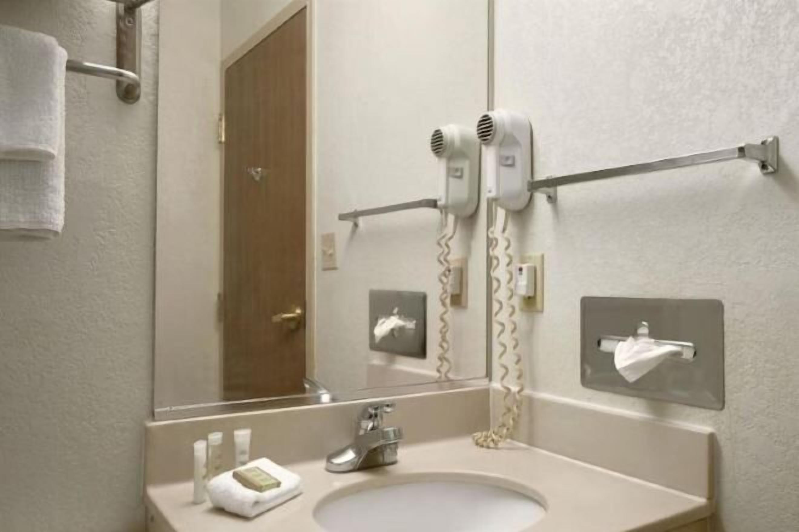 Bathroom | Hair dryer, towels