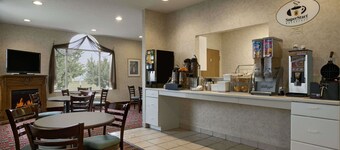 Super 8 by Wyndham Corydon