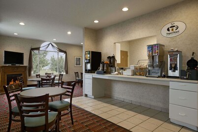 Super 8 by Wyndham Corydon