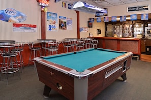 Bar (on property) - Castle Inn & Suites Anadarko (Anadarko)