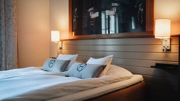 Huvudbyggnaden / Main Building | Gratis wi-fi och sÀngklÀder