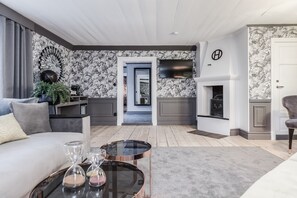 Deluxe Suite on Smedbacken (200m from Main Building)