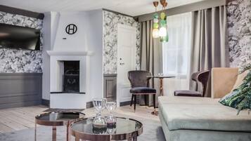 Deluxe Suite on Smedbacken (200m from Main Building) | Free WiFi, bed sheets