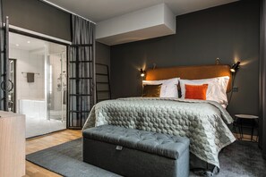 Suite, 1 cama doble, no fumadores | Escritorio, cunas (de pago), camas supletorias y ropa de cama