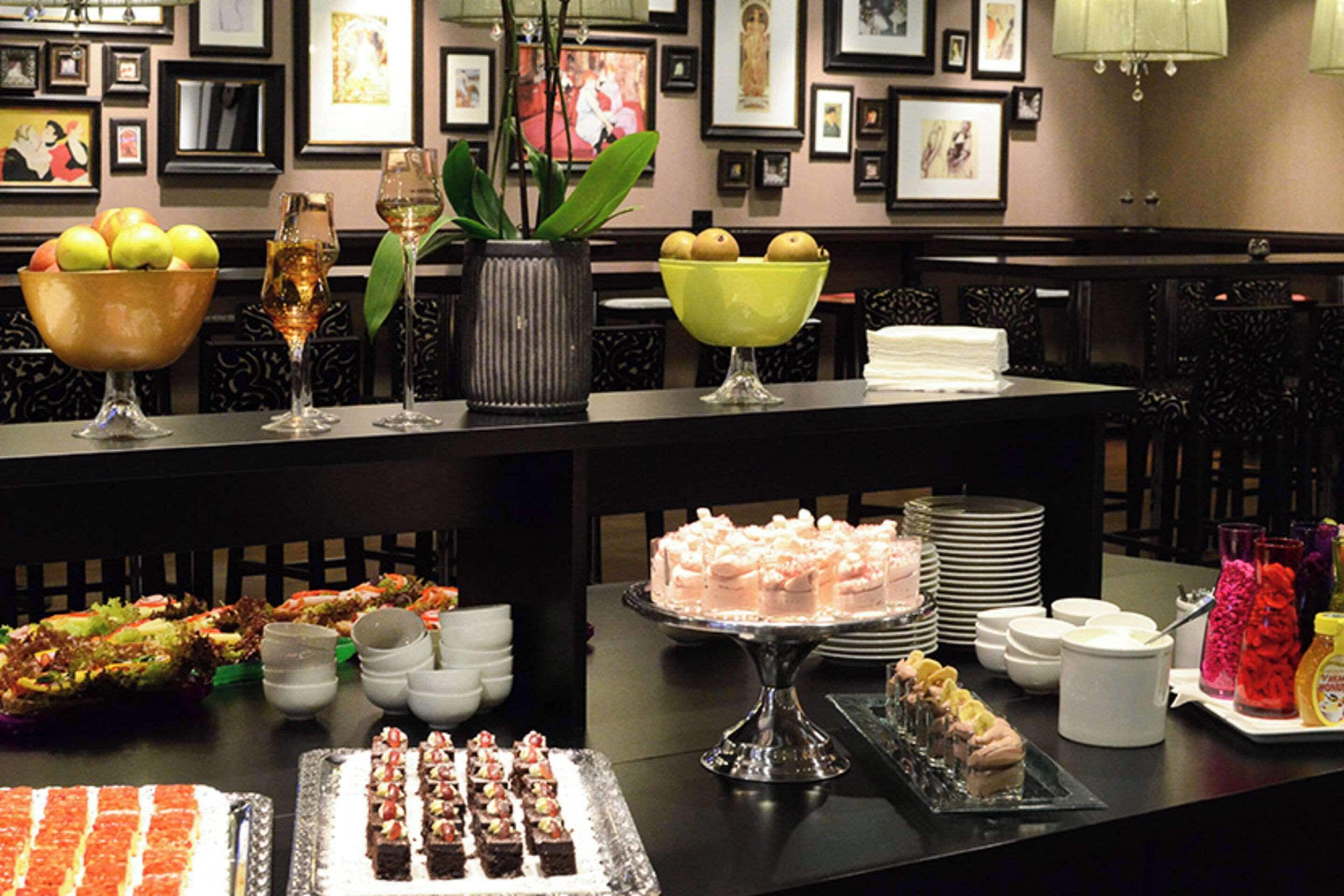 breakfast, lunch and dinner served