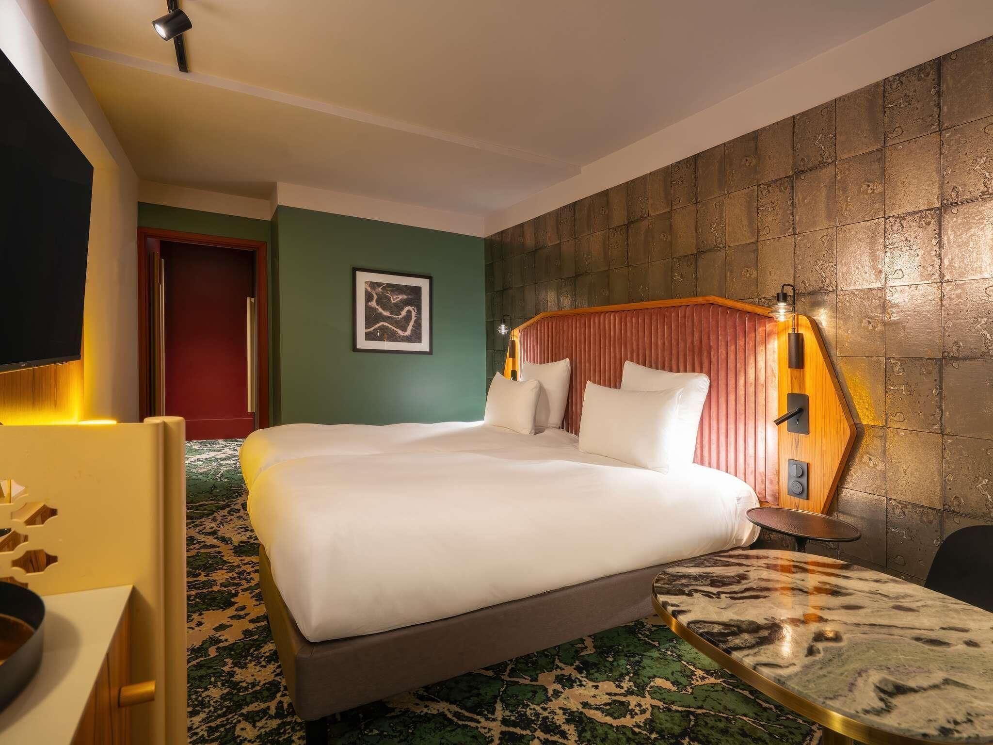 Ropa de cama de alta calidad y minibar 