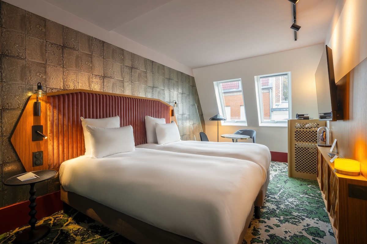 Habitación superior, 2 camas individuales | Ropa de cama de alta calidad y minibar