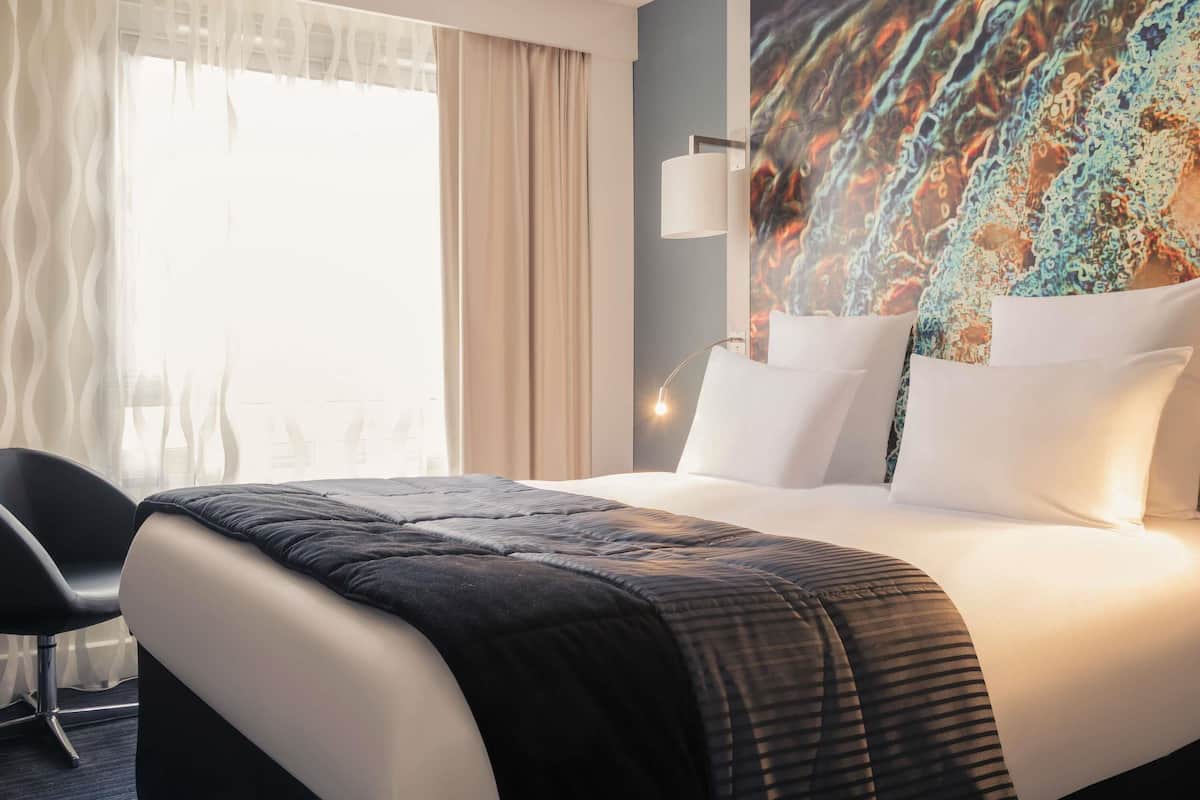 Quarto standard, 1 cama de casal | Roupas de cama premium, frigobar, cofres nos quartos
