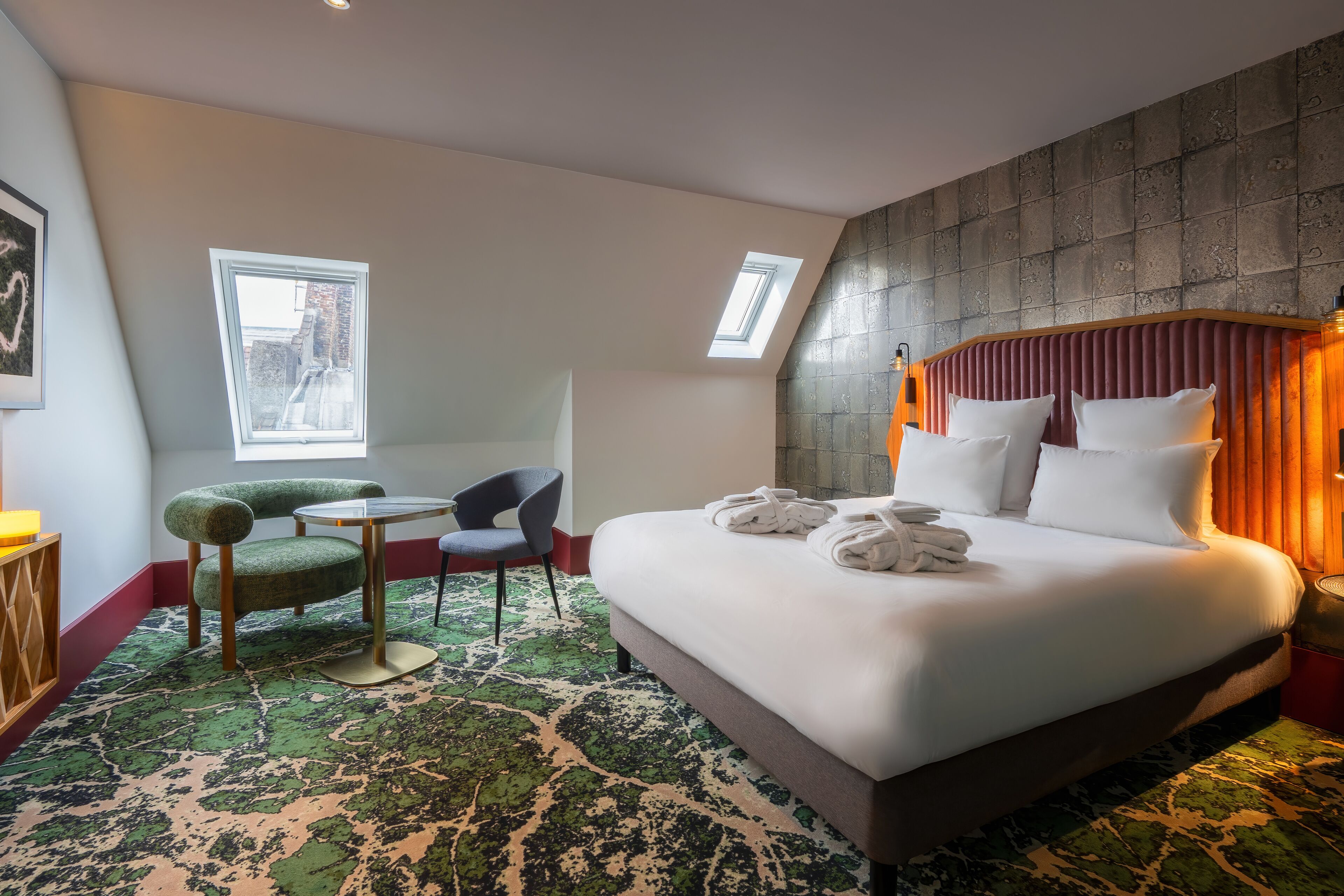 Deluxe suite, 1 queensize bed met slaapbank | Luxe beddengoed, een minibar, een kluis op de kamer