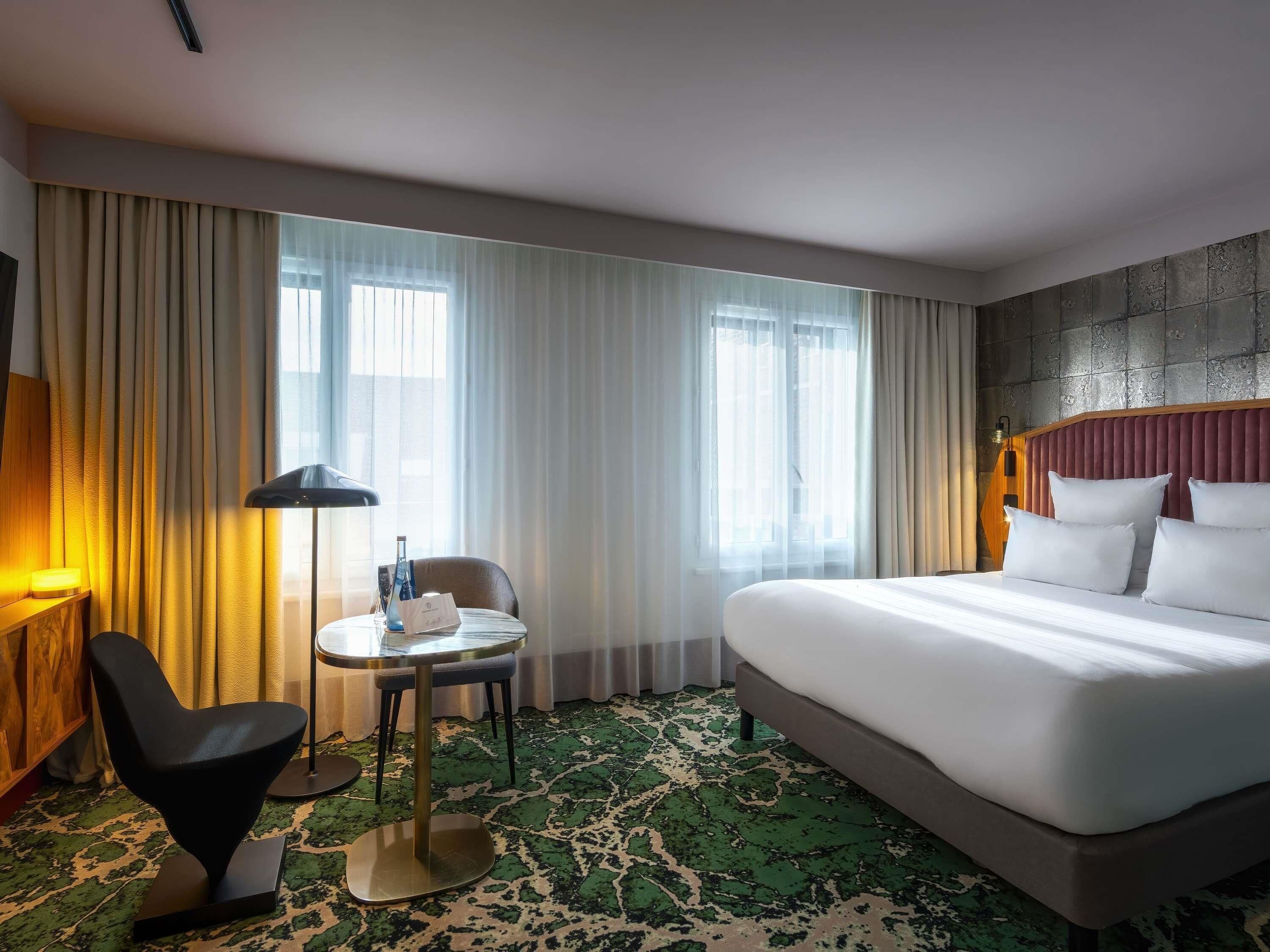 Phòng Deluxe, 1 giường cỡ queen | Bộ đồ giường cao cấp, minibar, két bảo mật tại phòng 
