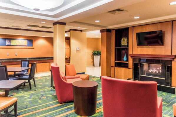 Lobby - Fairfield Inn and Suites by Marriott Muskegon Norton Shores (Muskegon)