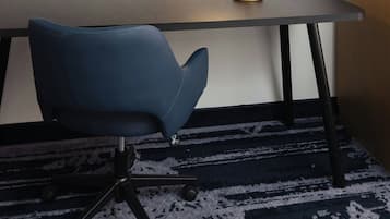 Escrivaninha, espaço de trabalho para notebook