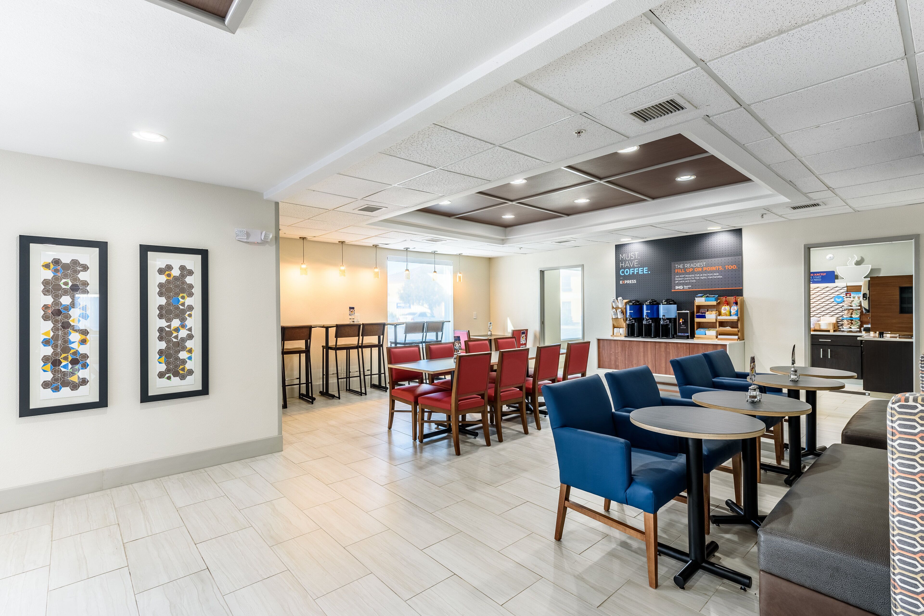 free buffet breakfast