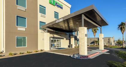 Holiday Inn Express Hotel & Suites Bastrop by IHG