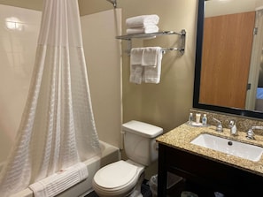 Free toiletries, hair dryer, towels, soap - SureStay Plus by Best Western Jonestown Lebanon Valley (Jonestown)