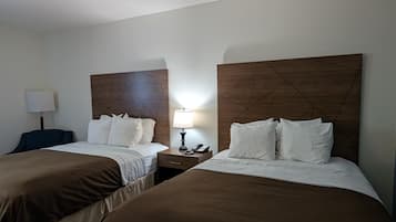Standaard kamer, 2 queensize bedden, niet-roken | Luxe beddengoed, een bureau, een laptopwerkplek