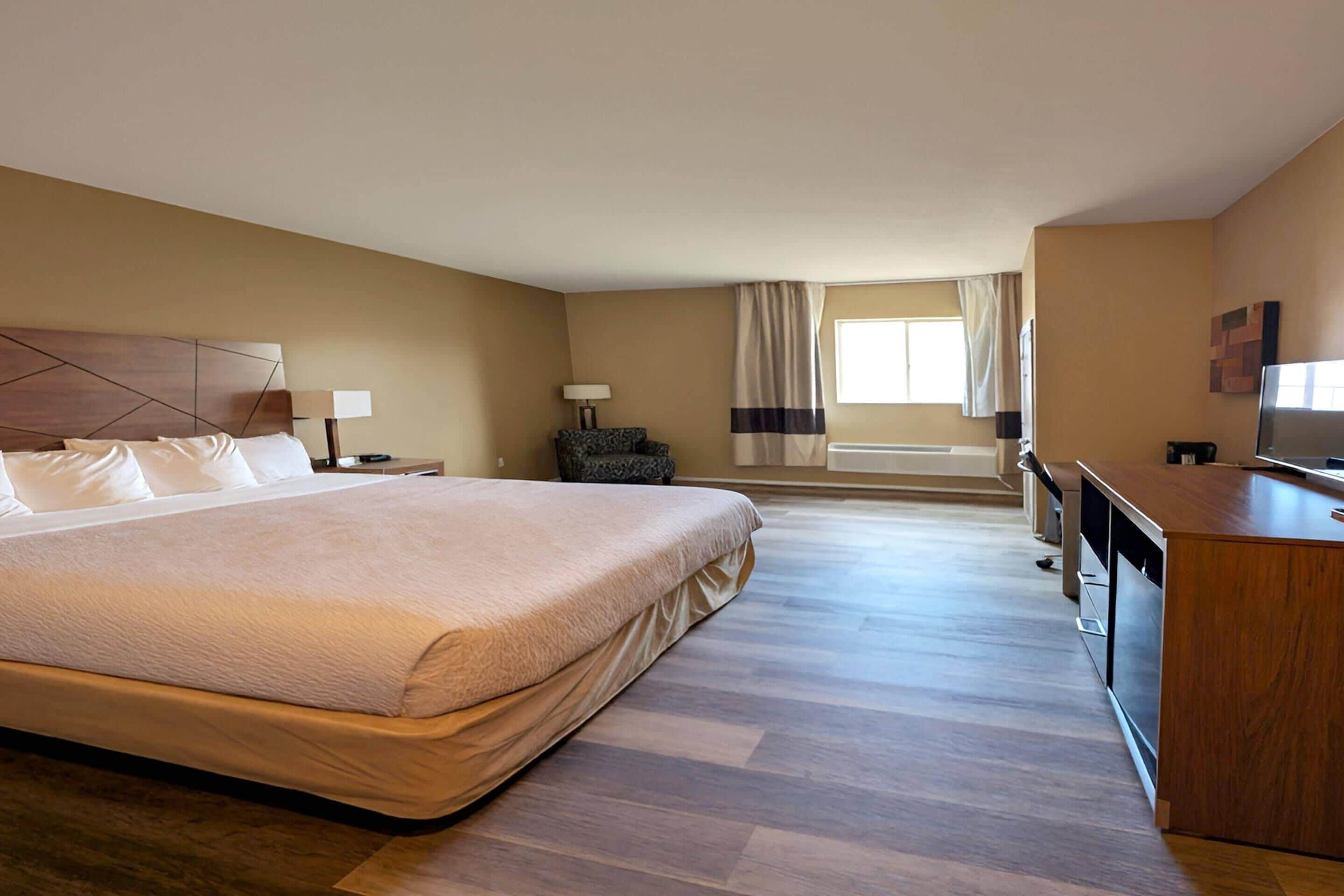 Room, 1 King Bed, Accessible, Non Smoking | Premium bedding, desk, laptop workspace, blackout curtains