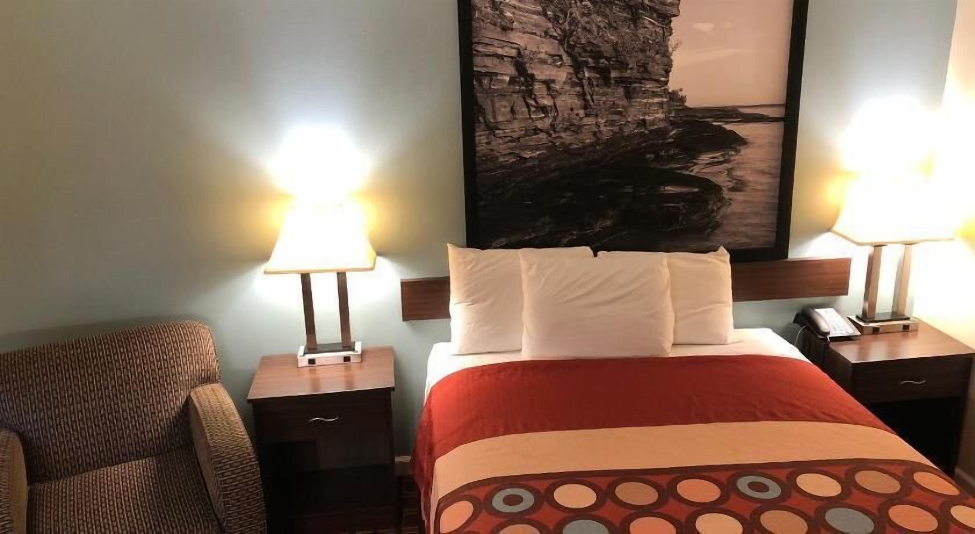 Desk, free cots/infant beds, free WiFi, bed sheets