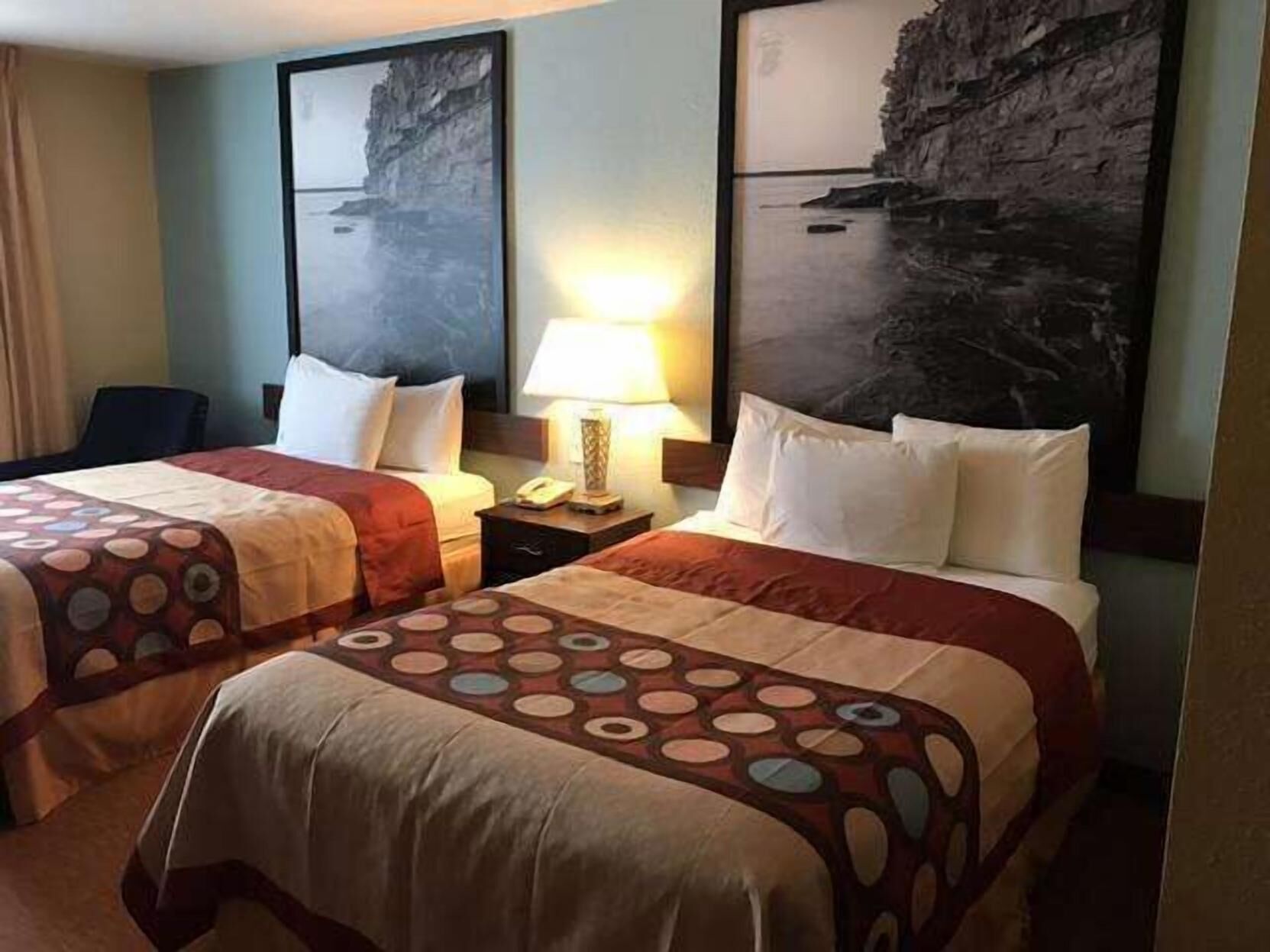 Desk, free cots/infant beds, free WiFi, bed sheets