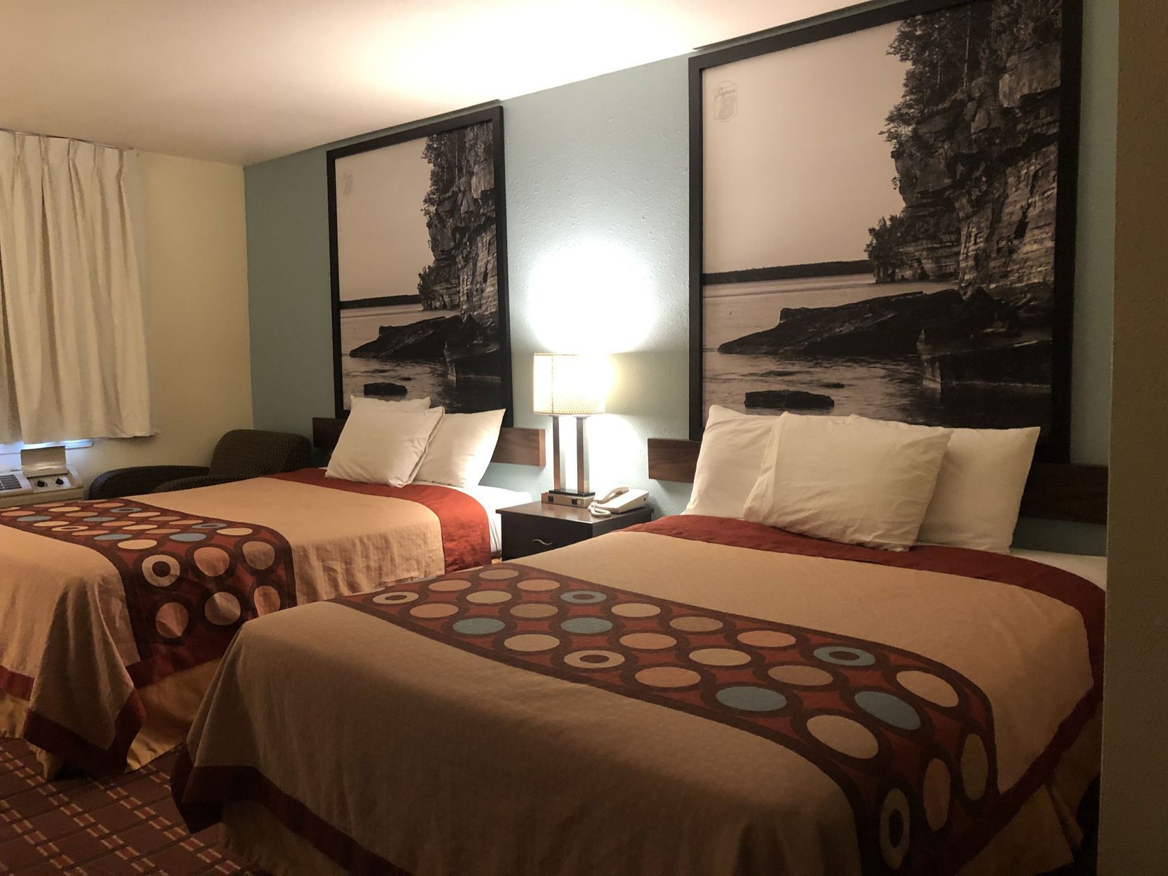 Desk, free cots/infant beds, free WiFi, bed sheets