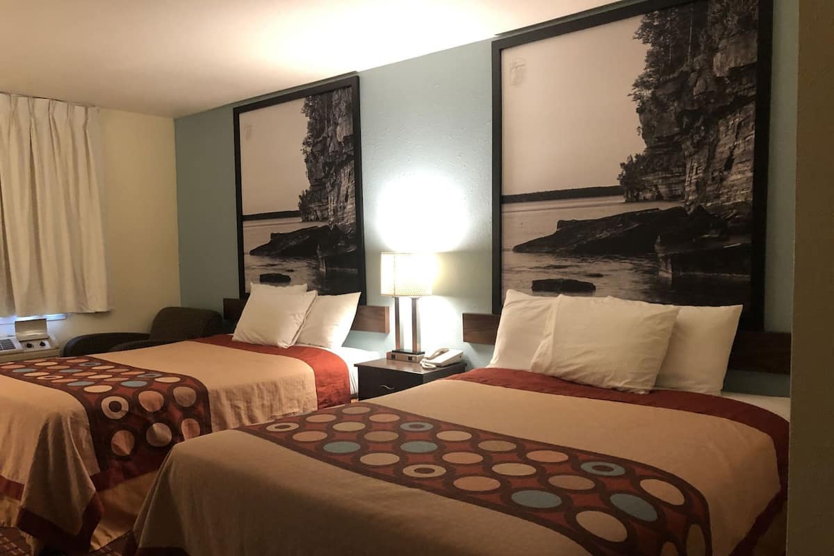 Desk, free cribs/infant beds, free WiFi, bed sheets