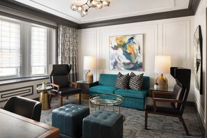 Premium bedding, pillow-top beds, in-room safe, desk - Courtyard by Marriott San Francisco Downtown/Van Ness Ave. (San Francisco)