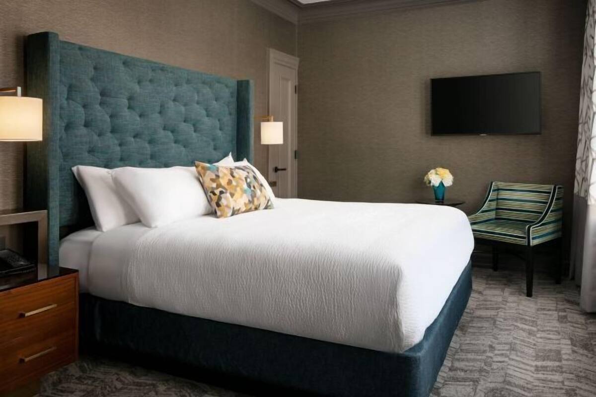 Premium bedding, pillowtop beds, in-room safe, desk