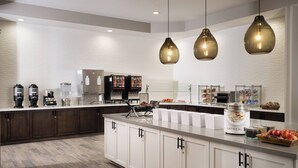 Free daily buffet breakfast - Residence Inn By Marriott Anaheim Resort Area (Garden Grove)