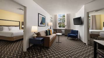 Premium bedding, in-room safe, desk, laptop workspace