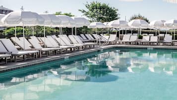 Sesongbasert utendørsbasseng