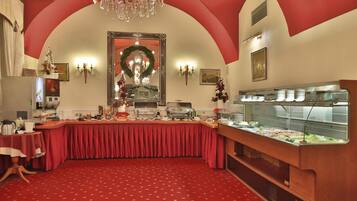 Frühstück und Abendessen