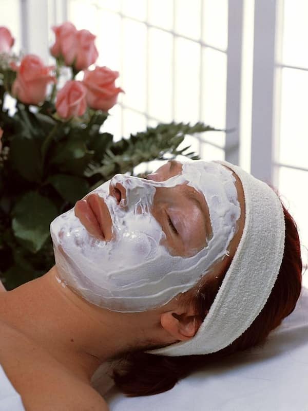 Sauna, hot tub, body treatments, facials, massage/treatment rooms