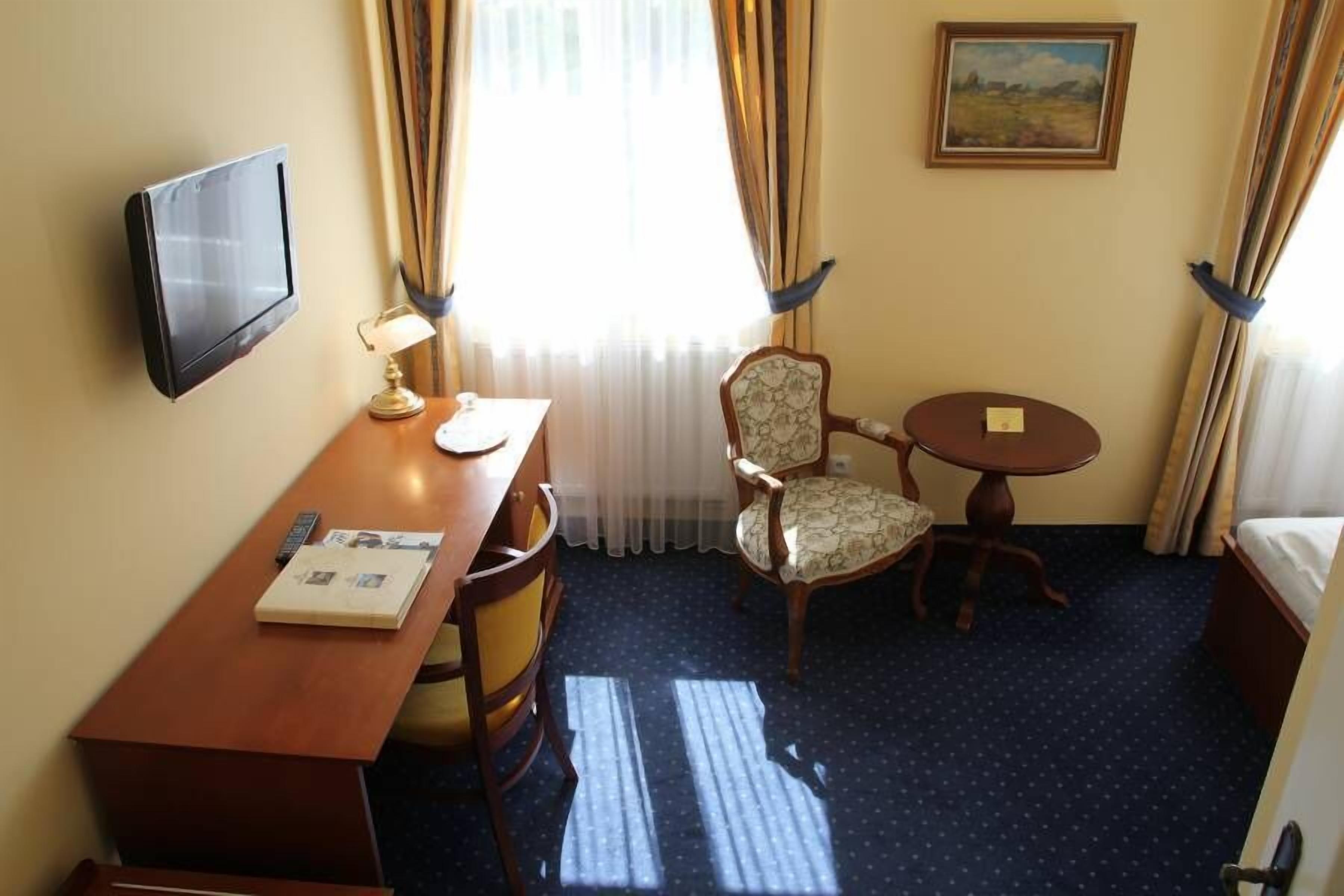 1 bedroom, minibar, in-room safe, desk