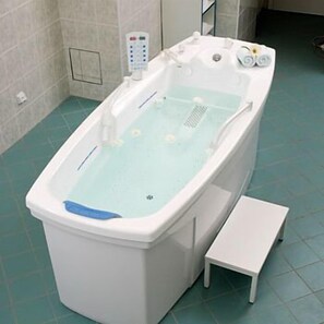Sauna, hot tub, body treatments, facials, massage/treatment rooms
