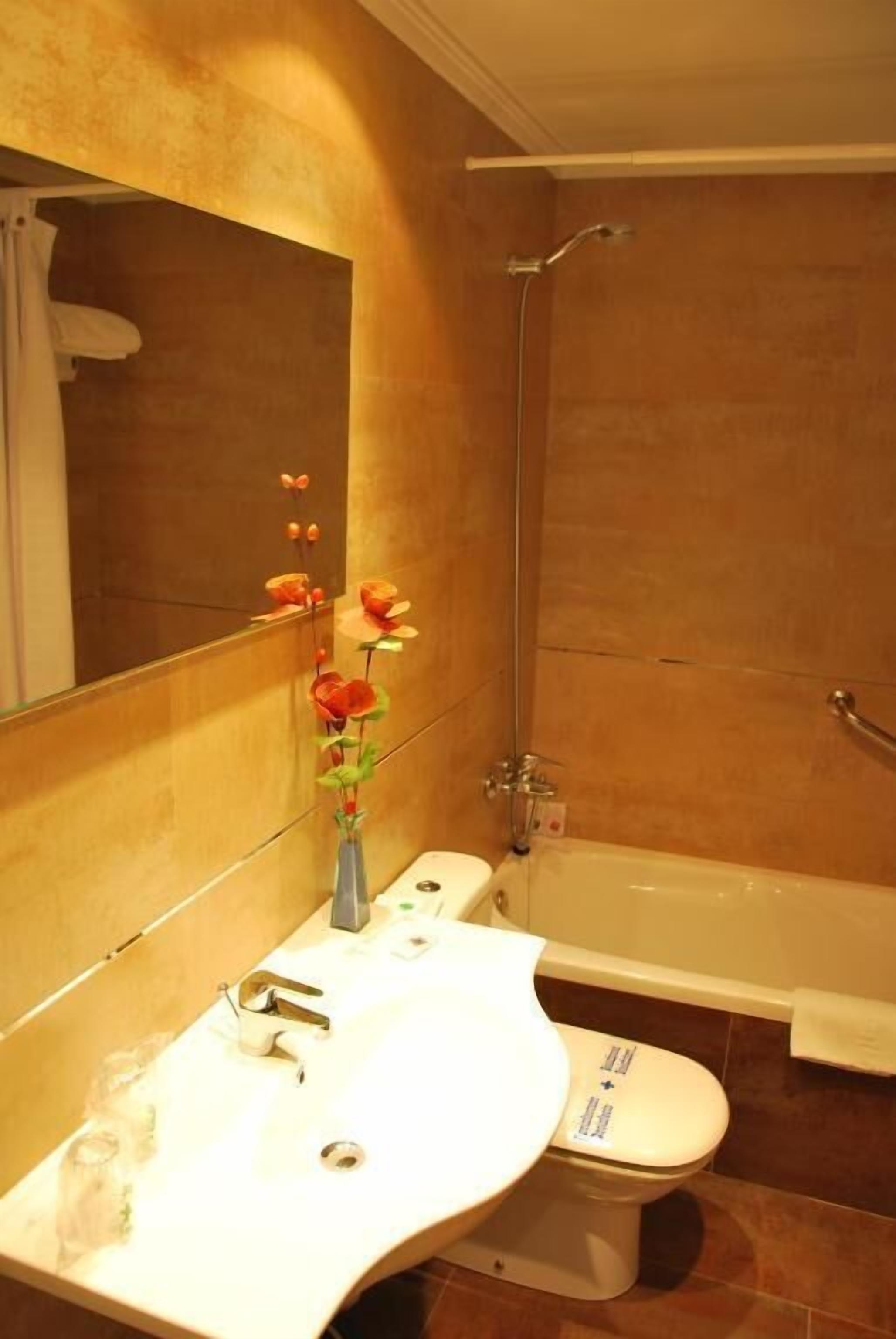 family room | bathroom | free toiletries, hair dryer, towels